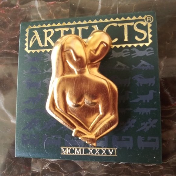 JJ Jonette Artifacts LOVERS Pin on ORIGINAL CARD! - Picture 3 of 4